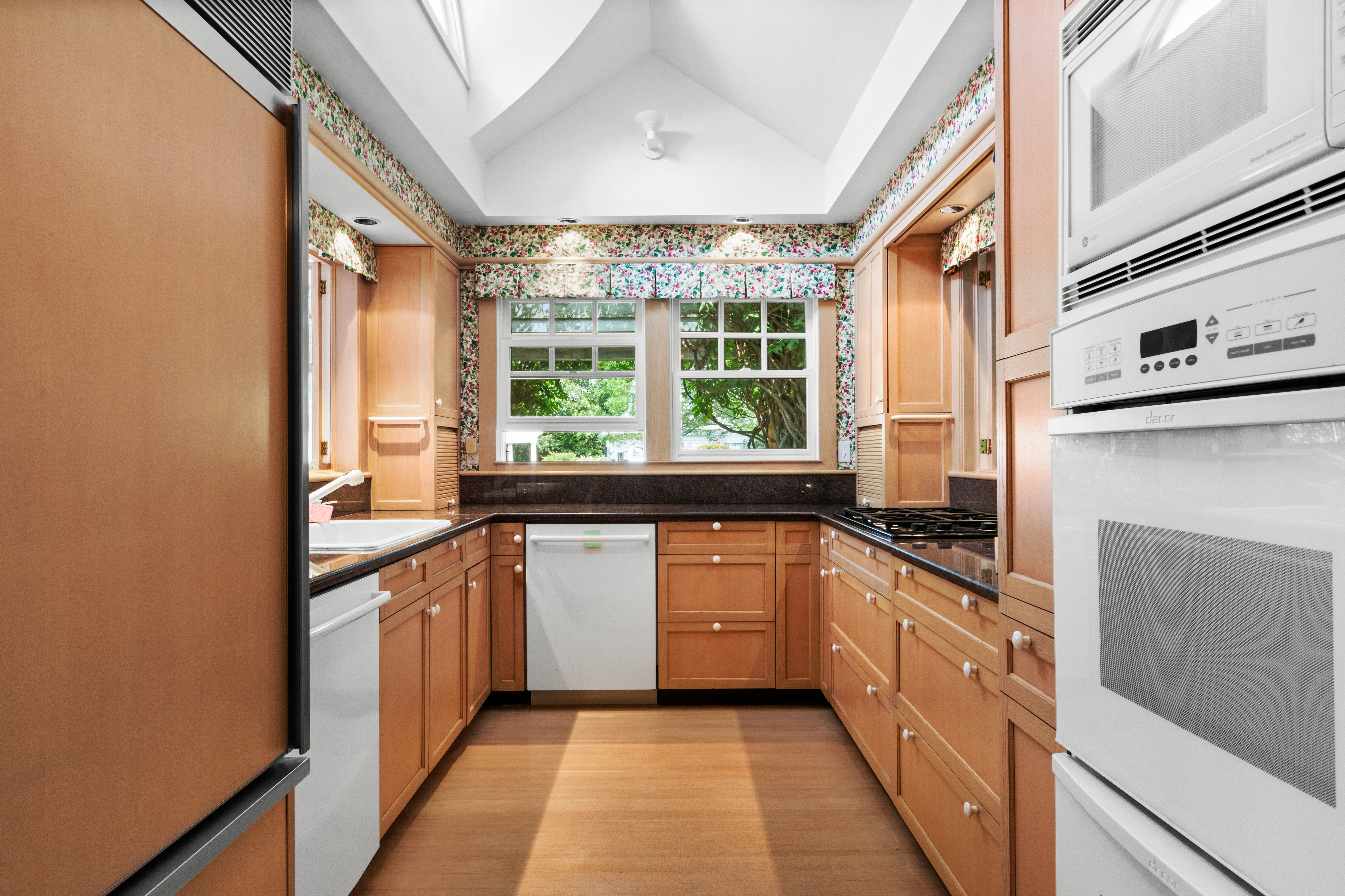 14 Cow Bay Road Edgartown, MA 02539 - Photo 19 of 37