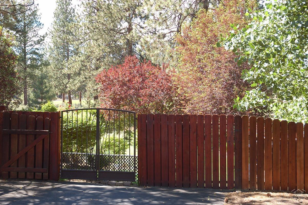 61549 West Ridge Ave Bend Bend, OR 97702 - Photo 5 of 25 Gallery Image 5