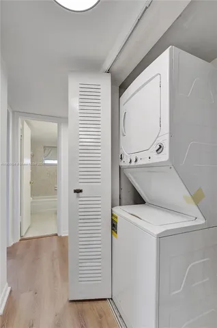 a view of utility room