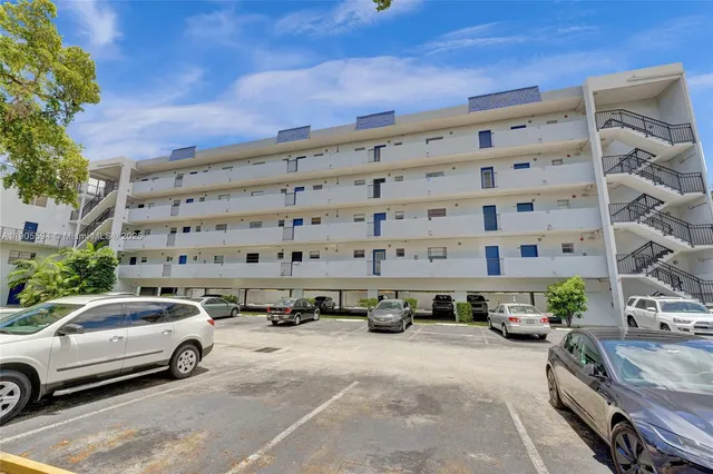$179,000 | 7541 Northwest 16th Street, Unit 1310, Plantation, FL 33313