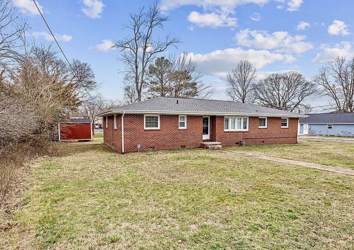 117 Perry Street Centerville, TN 37033 - Photo 1 of 12