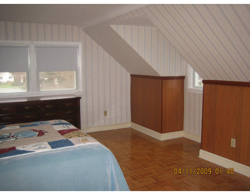12 Hanford Road Stoneham, MA 02180 - Photo 16 of 22 Gallery Image 16