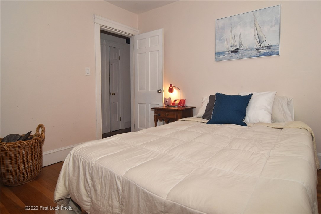 24 Metropolitan Road Providence, RI 02908 - Photo 12 of 27 Middle bedroom
