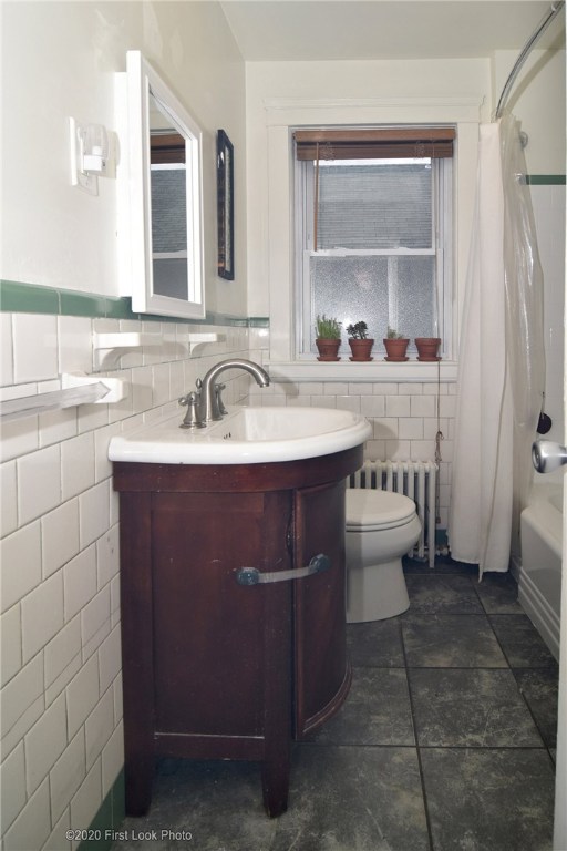 24 Metropolitan Road Providence, RI 02908 - Photo 16 of 27 Bathroom