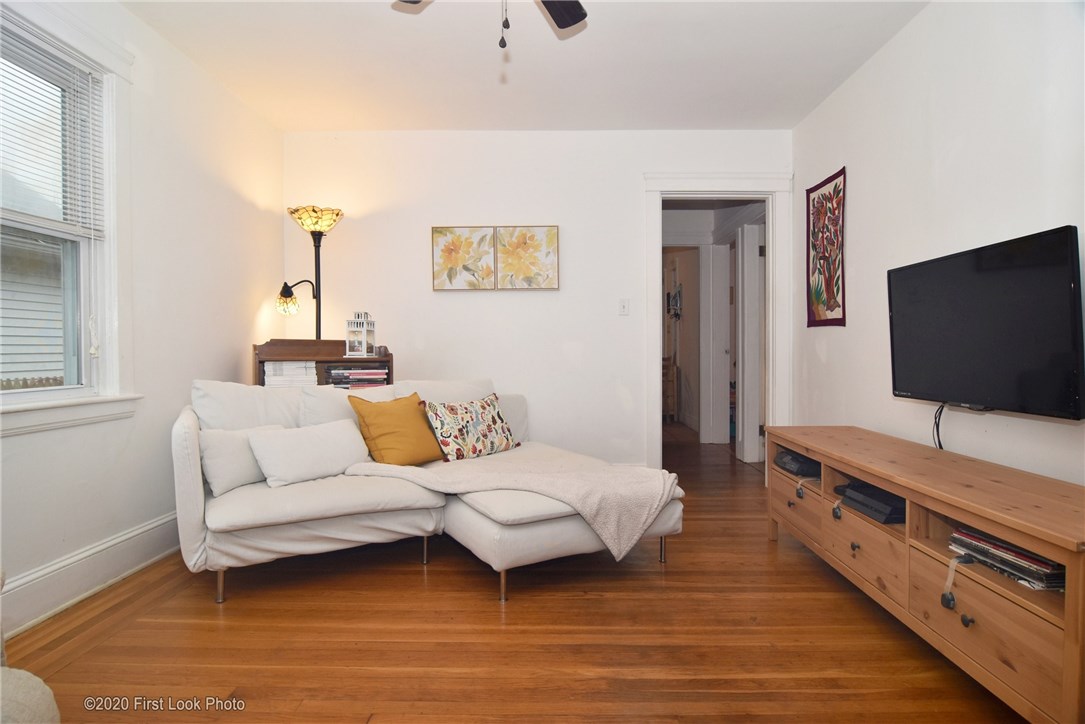 24 Metropolitan Road Providence, RI 02908 - Photo 7 of 27 Living room