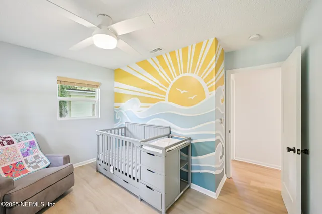 a view of livingroom with furniture