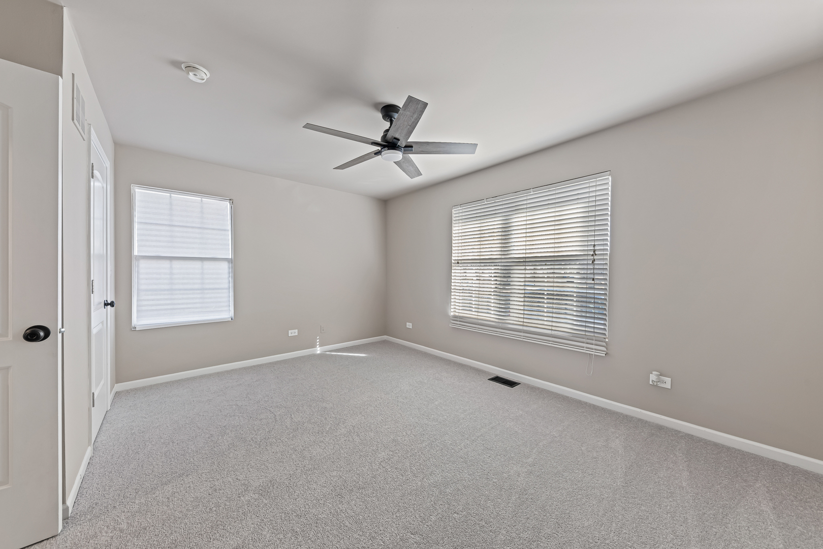 6006 West Carter Court Monee, IL 60449 - Photo 10 of 15 a view of an empty room with a window