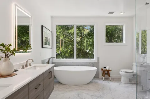 $1,995,000 | 115 Piper Lane, Fairfax, CA 94930