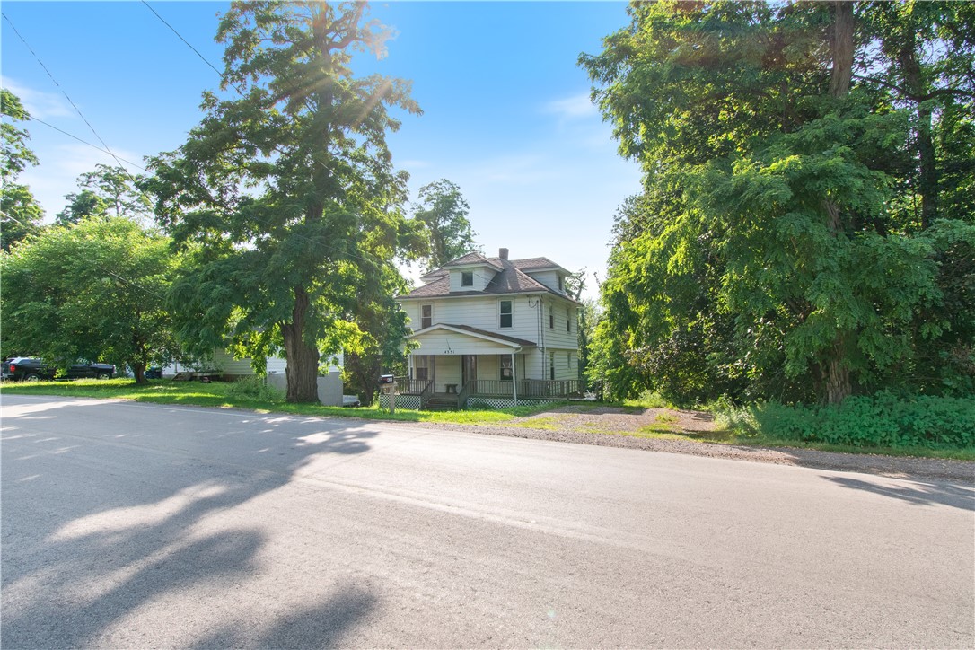 4351 Ridge Road Williamson, NY 14589 - Photo 2 of 30 COME VIEW RIDGE ROAD IN WILLIAMSON- CLOSE TO SO MUCH!