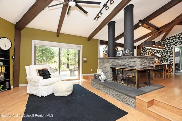 $1,300,000 | 93 Phillips Road, Saugerties, NY 12477