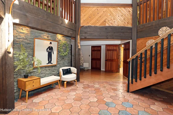 $1,300,000 | 93 Phillips Road, Saugerties, NY 12477