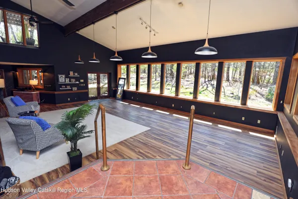 $1,300,000 | 93 Phillips Road, Saugerties, NY 12477