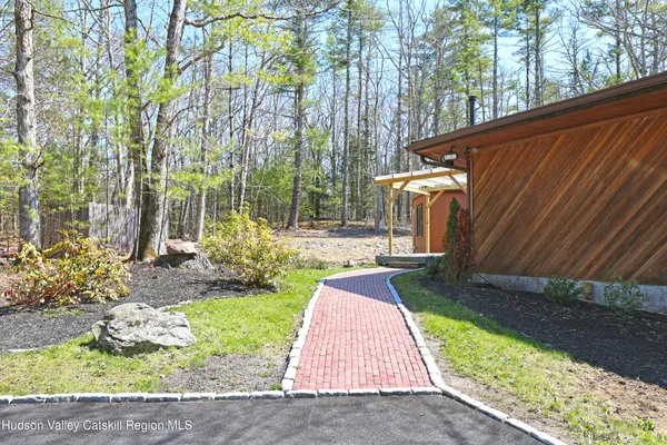 $1,300,000 | 93 Phillips Road, Saugerties, NY 12477