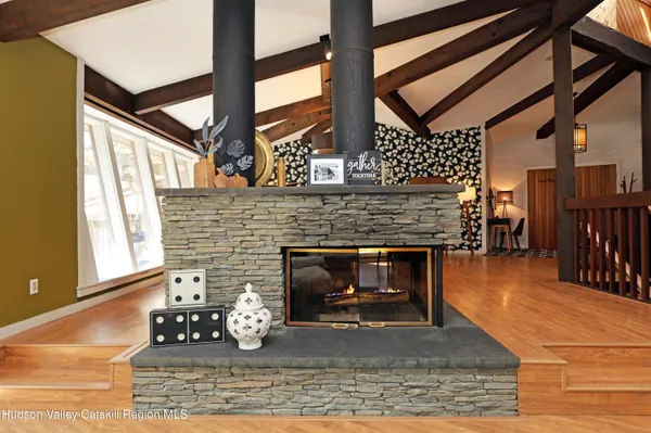 $1,300,000 | 93 Phillips Road, Saugerties, NY 12477
