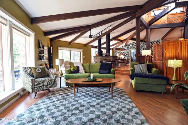 $1,300,000 | 93 Phillips Road, Saugerties, NY 12477