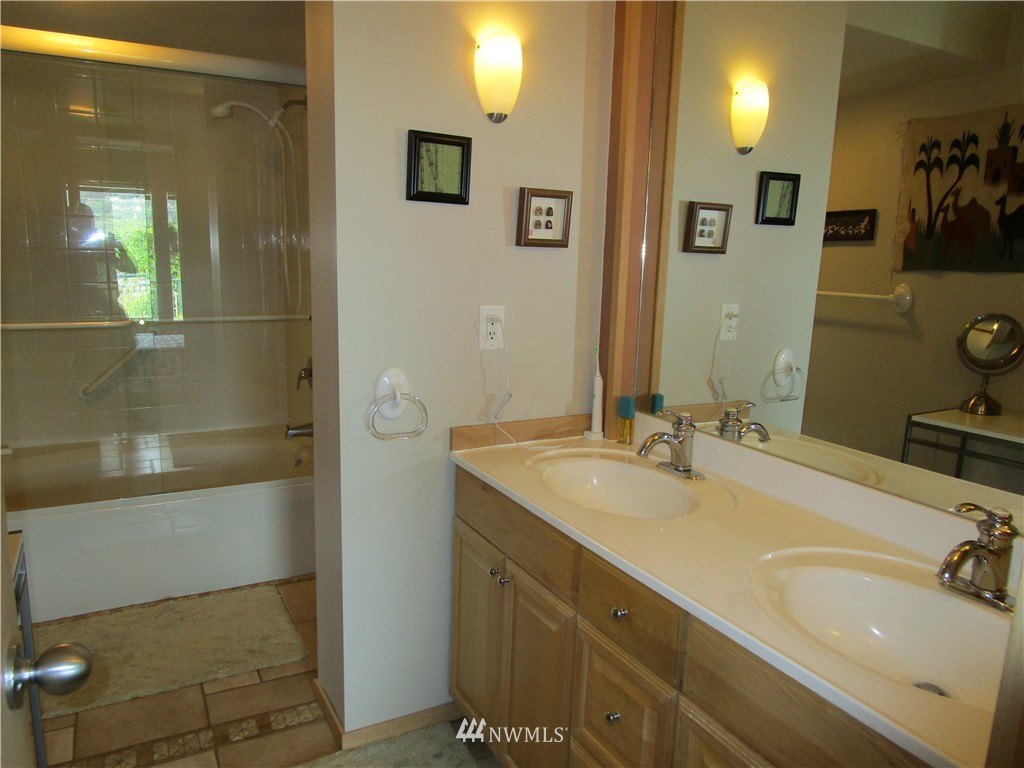 4005 Park Avenue North Renton, WA 98056 - Photo 16 of 24 Gallery Image 16