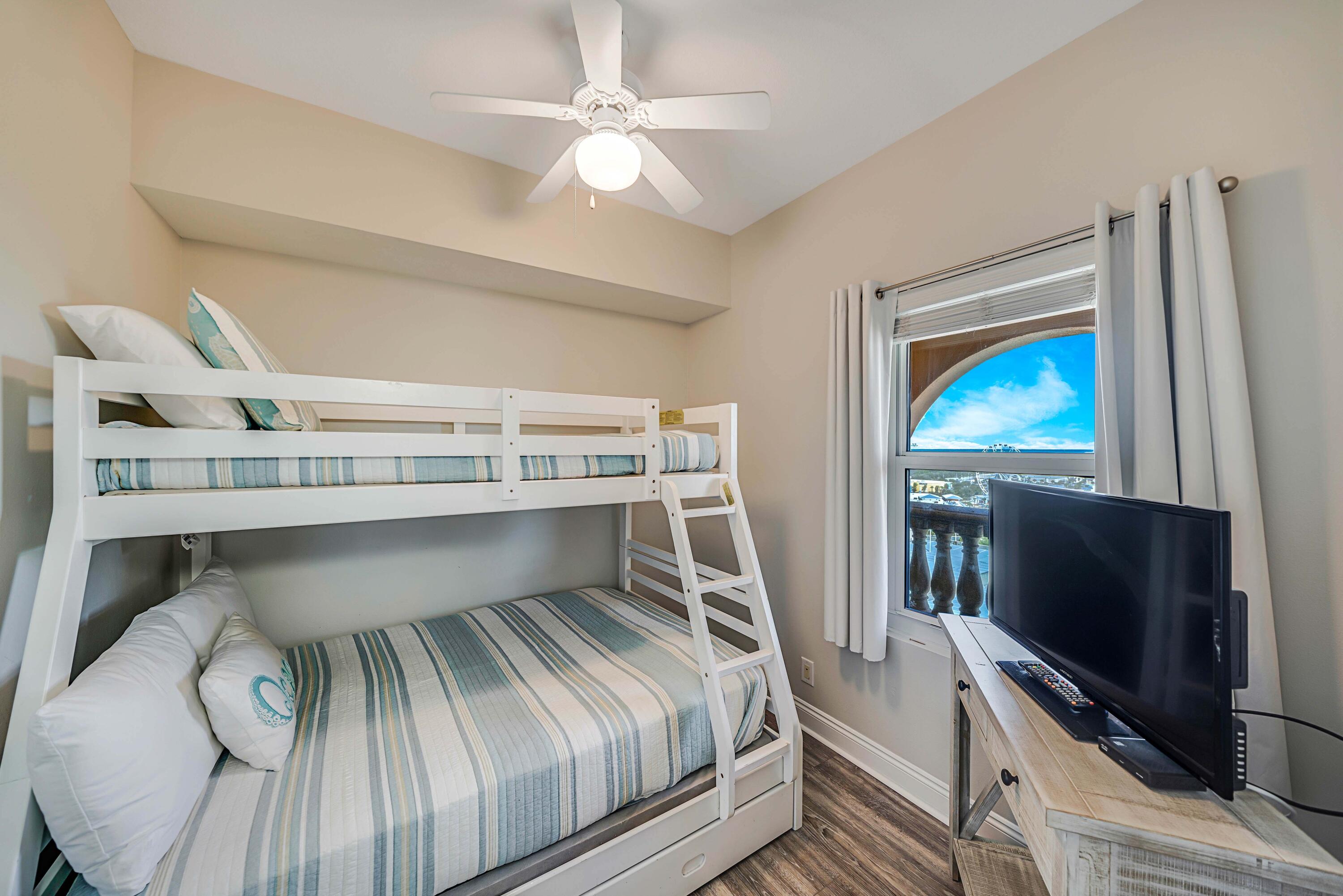 15817 Front Beach Road, Unit 1 1802 Panama City Beach, FL 32413 - Photo 34 of 68 Bedroom #3 - Bunk Room