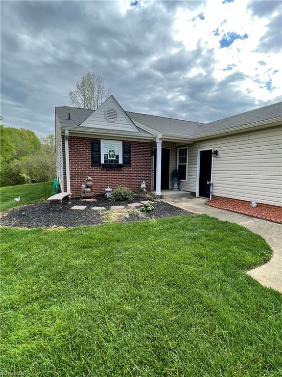 214 Troonsway Road Winston-Salem, NC 27127 - Photo 1 of 10