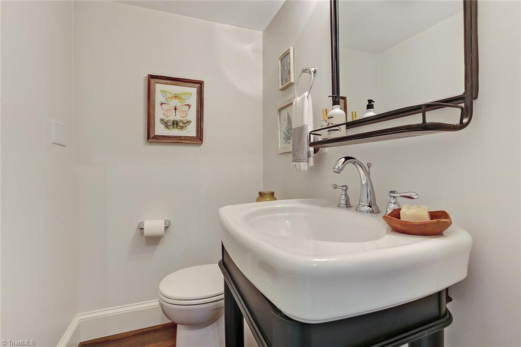 628 Colonial Drive High Point, NC 27262 - Photo 20 of 30 Gallery Image 20