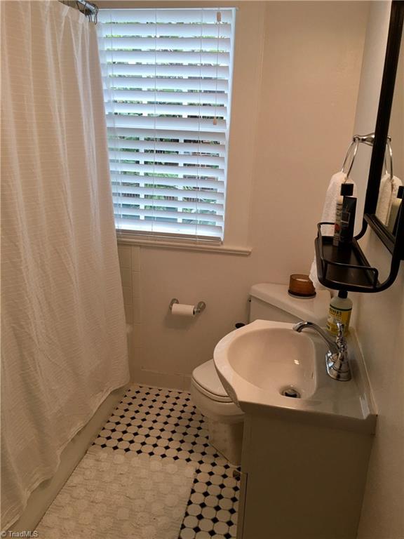 628 Colonial Drive High Point, NC 27262 - Photo 22 of 30 Gallery Image 22