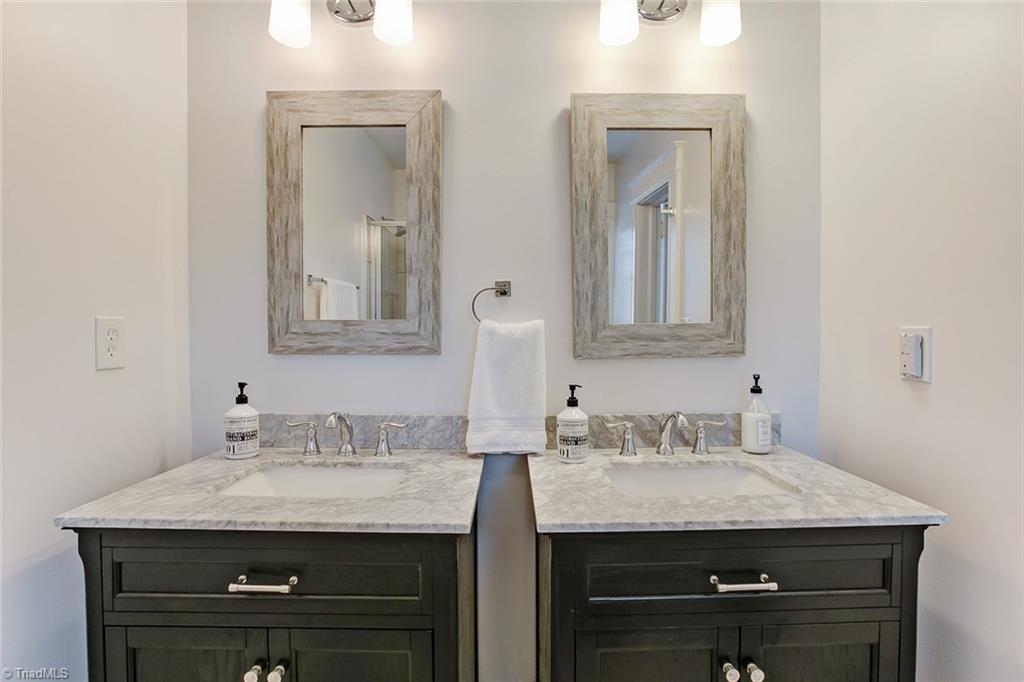 628 Colonial Drive High Point, NC 27262 - Photo 25 of 30 Gallery Image 25
