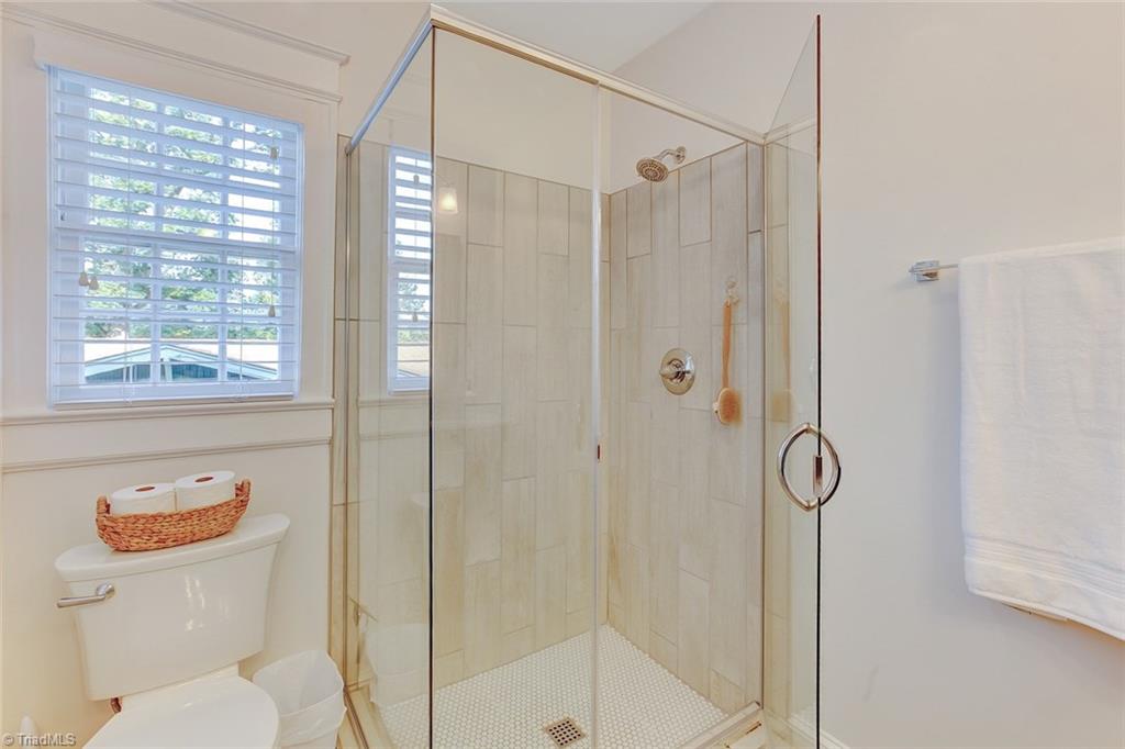 628 Colonial Drive High Point, NC 27262 - Photo 26 of 30 Gallery Image 26