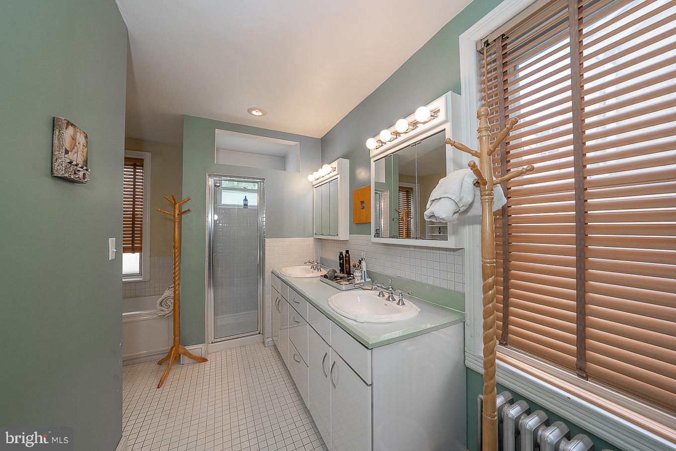 2309 Fairmount Avenue Philadelphia, PA 19130 - Photo 20 of 32 Master Bathroom