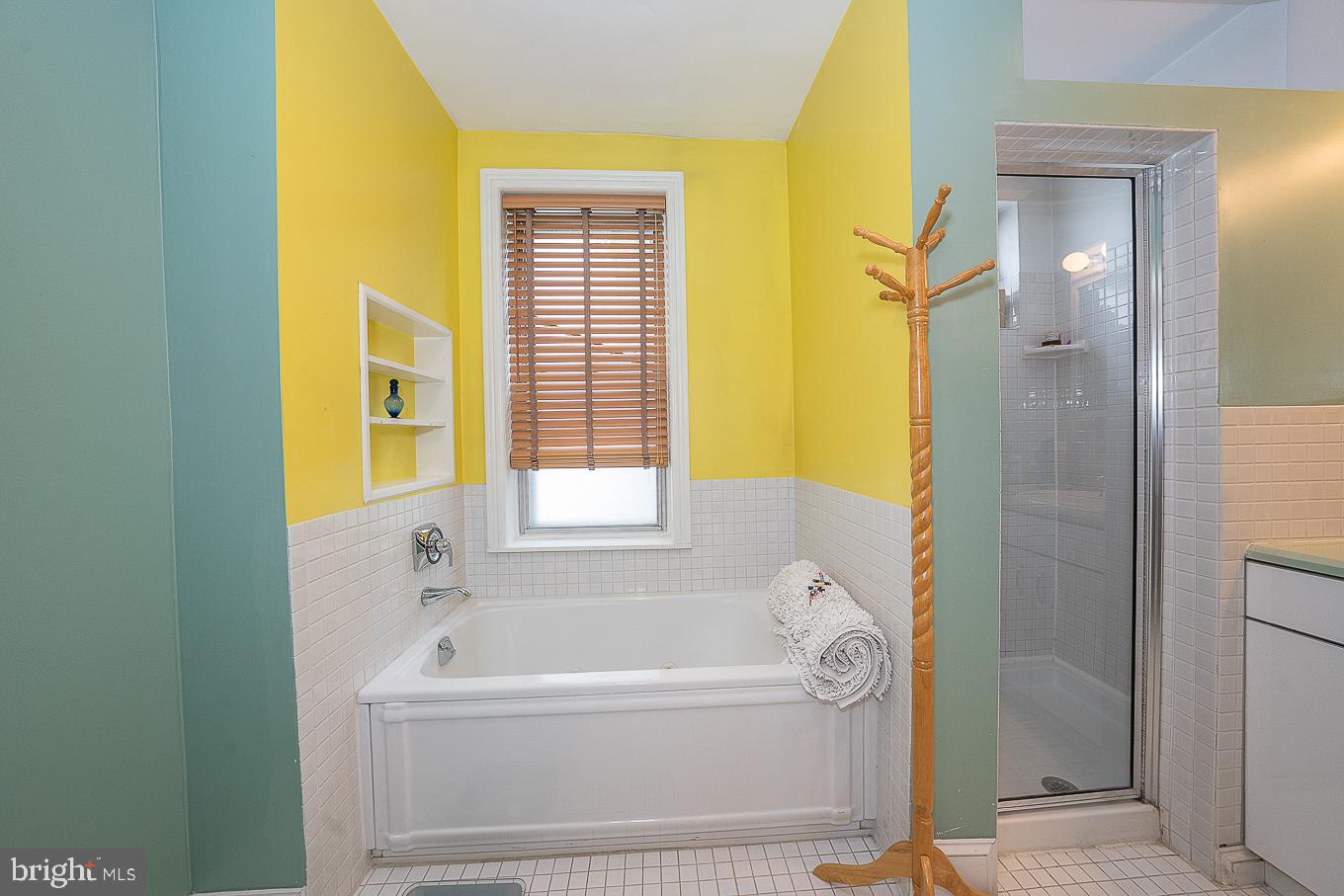 2309 Fairmount Avenue Philadelphia, PA 19130 - Photo 21 of 32 Master Bathroom