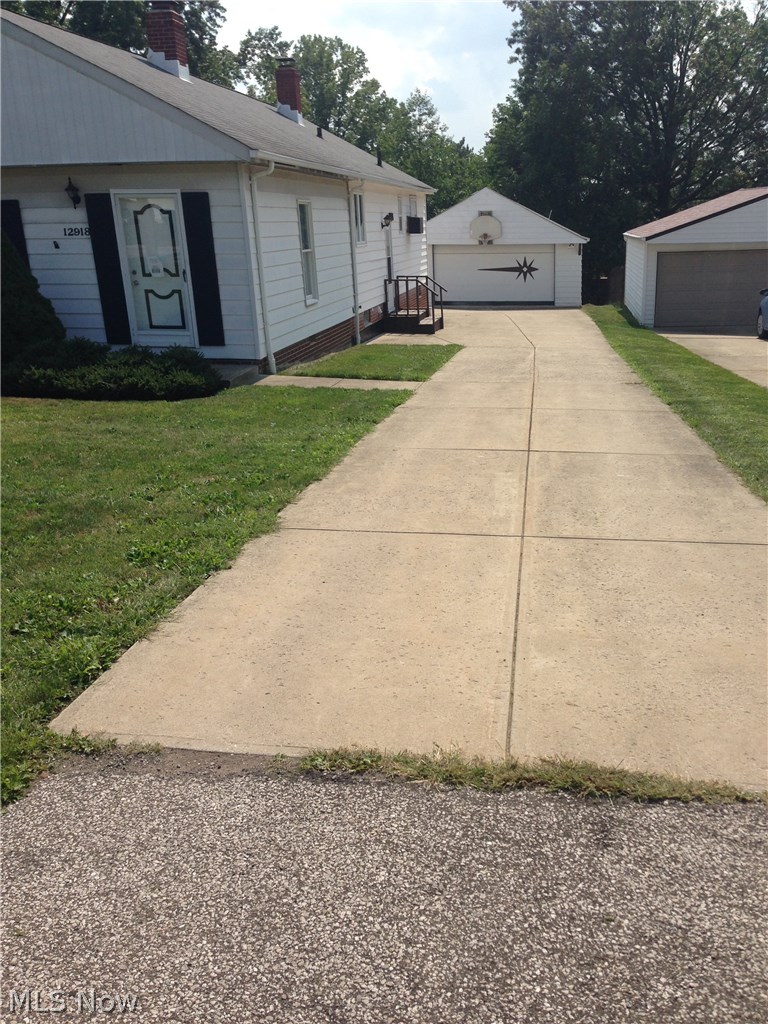 12918 Shadyway Road Garfield Heights, OH 44125 - Photo 3 of 19 Gallery Image 3