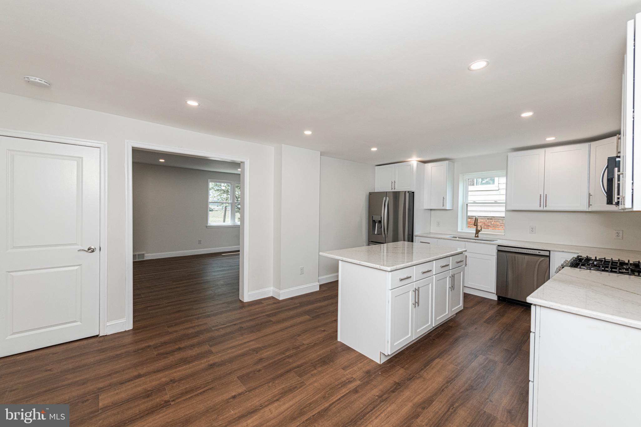 142 Wyndmoor Road Havertown, PA 19083 - Photo 11 of 35