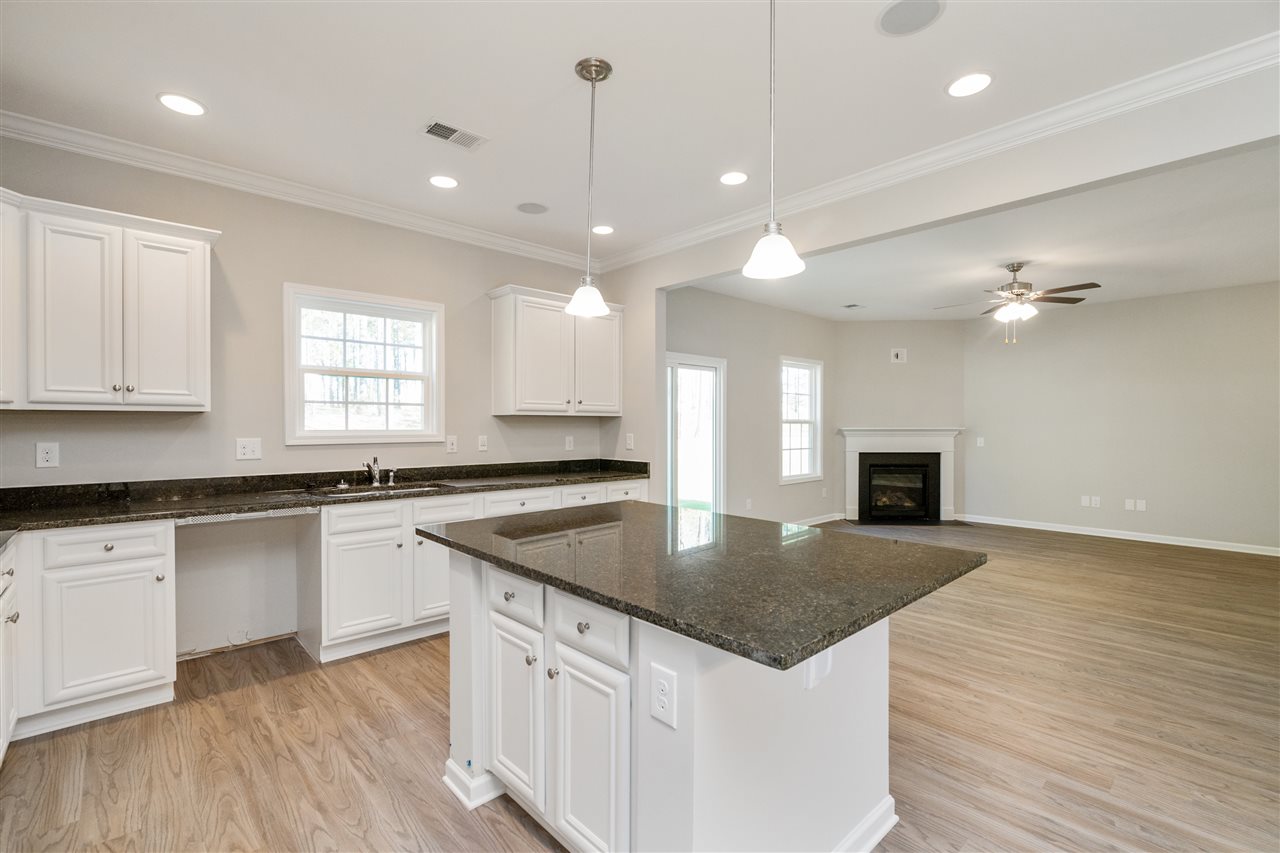 636 Autumn Breeze Walk Inman, SC 29349 - Photo 4 of 29