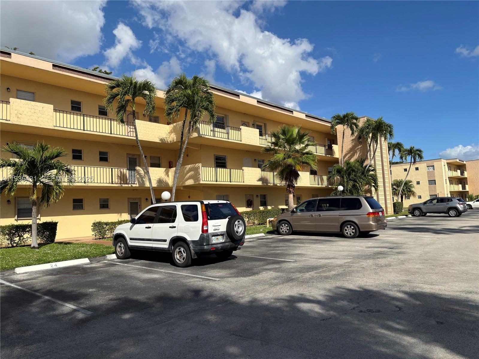 351 Cambridge Road, Unit 108 Hollywood, FL 33024 - Photo 32 of 37 Building 9
