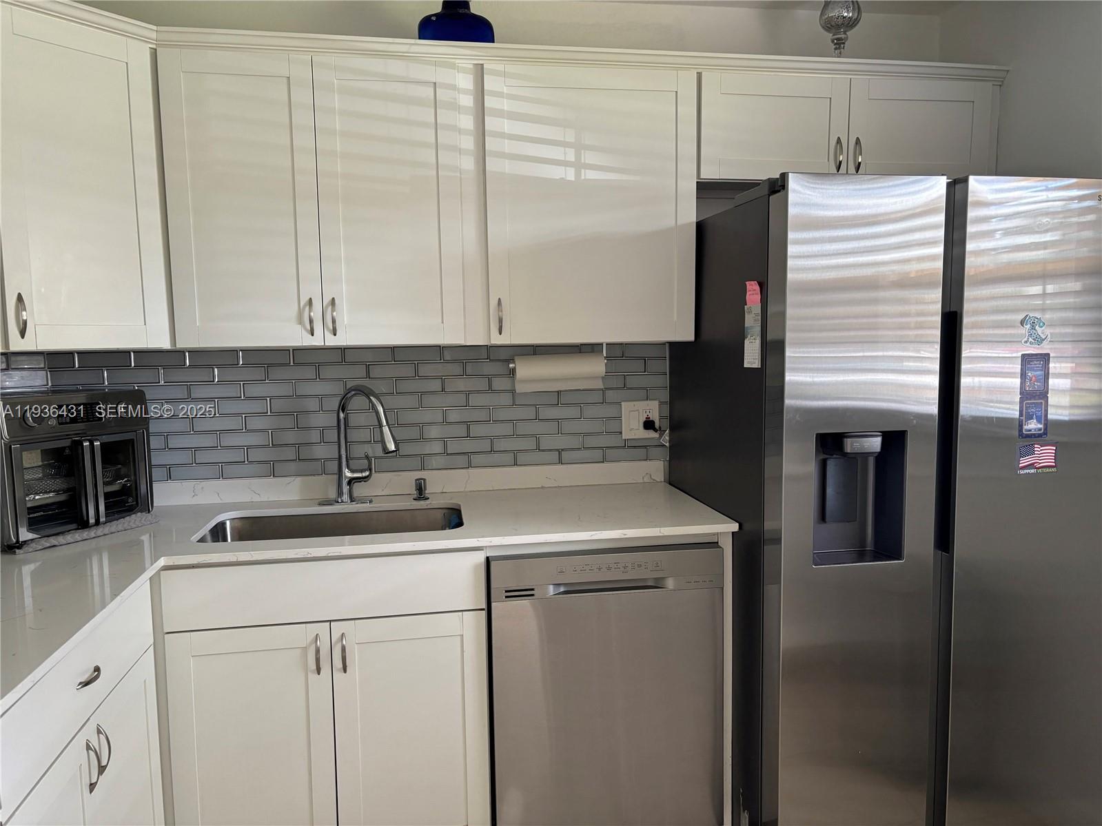 351 Cambridge Road, Unit 108 Hollywood, FL 33024 - Photo 9 of 37