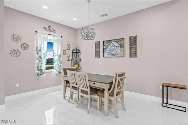 $337,000 | 7005 Berwick Circle, LaBelle, FL 33935