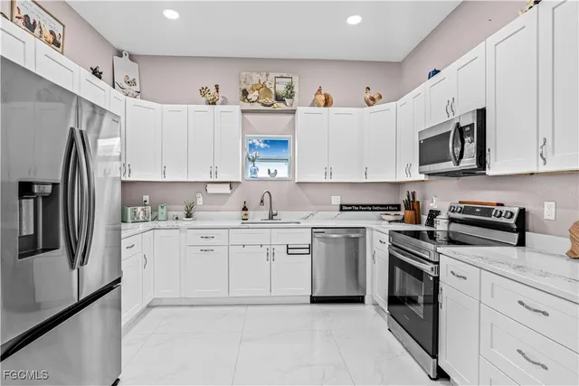 $337,000 | 7005 Berwick Circle, LaBelle, FL 33935