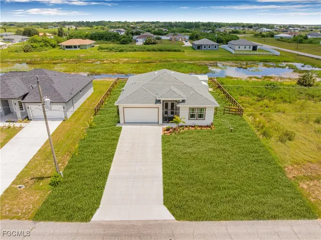 $337,000 | 7005 Berwick Circle, LaBelle, FL 33935