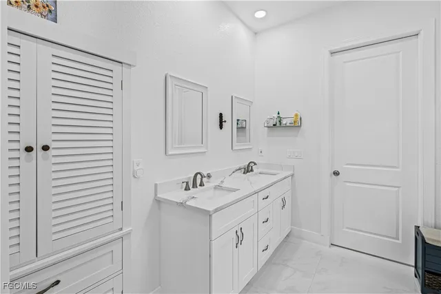 $337,000 | 7005 Berwick Circle, LaBelle, FL 33935