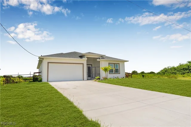 $337,000 | 7005 Berwick Circle, LaBelle, FL 33935