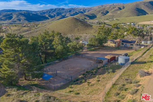 $4,300 | 35315 Glenwall Street, Agua Dulce, CA 91390