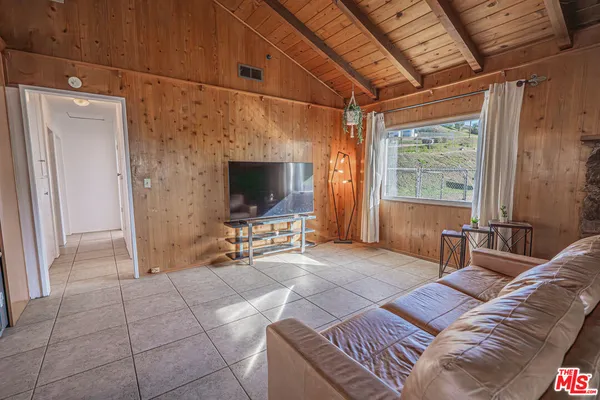 $4,300 | 35315 Glenwall Street, Agua Dulce, CA 91390