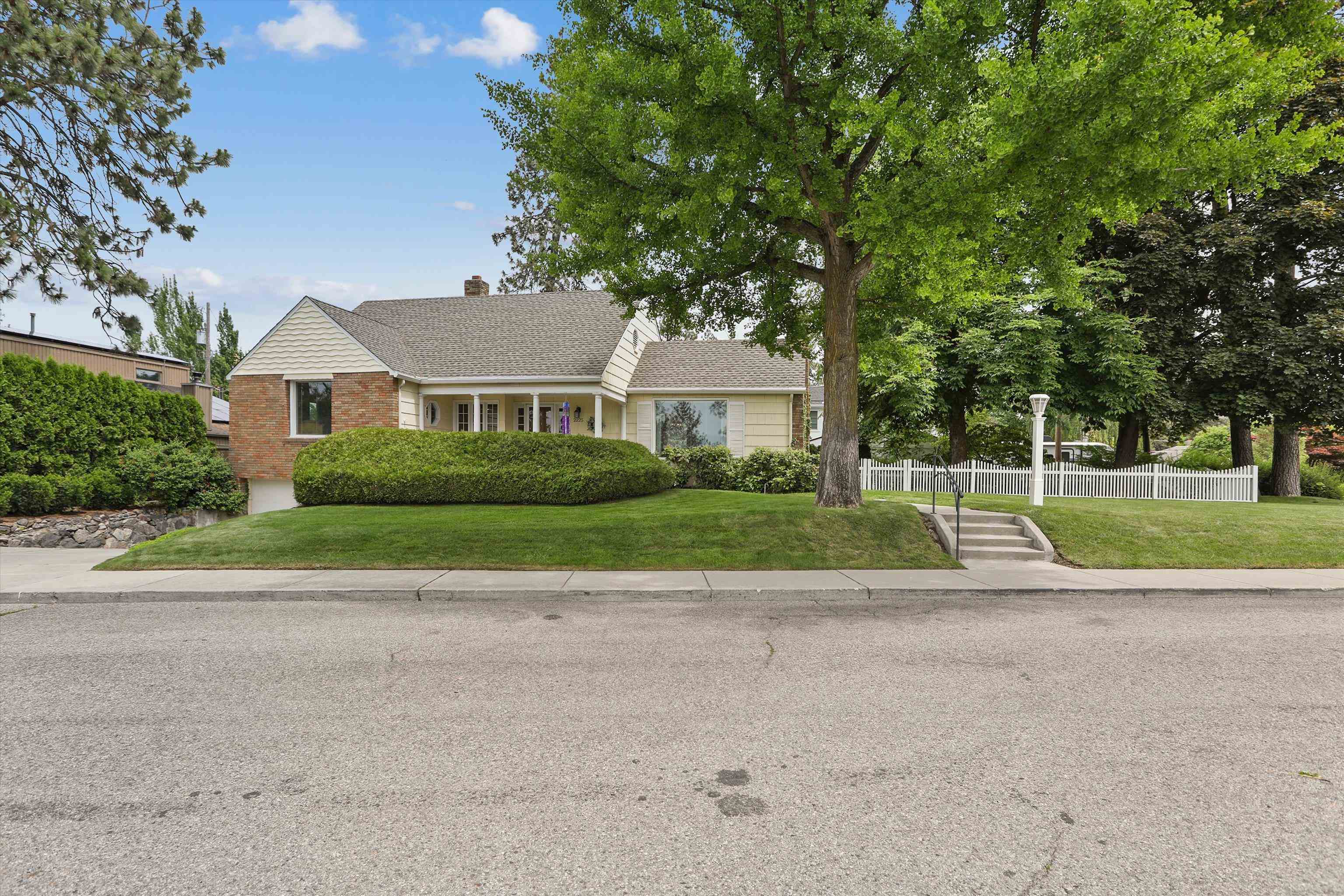 2225 South Adams Street Spokane, WA 99203 - Photo 1 of 31