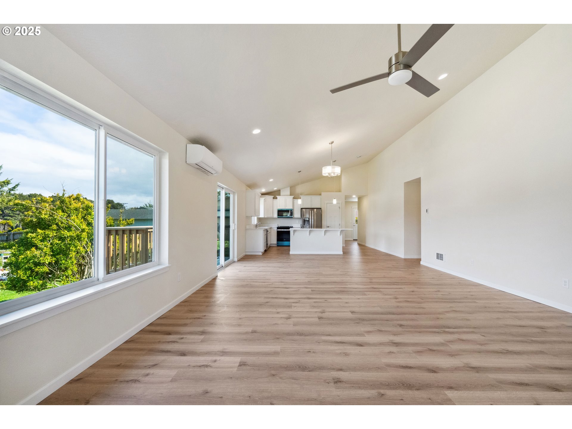 655 11th Street Southwest Bandon, OR 97411 - Photo 18 of 32