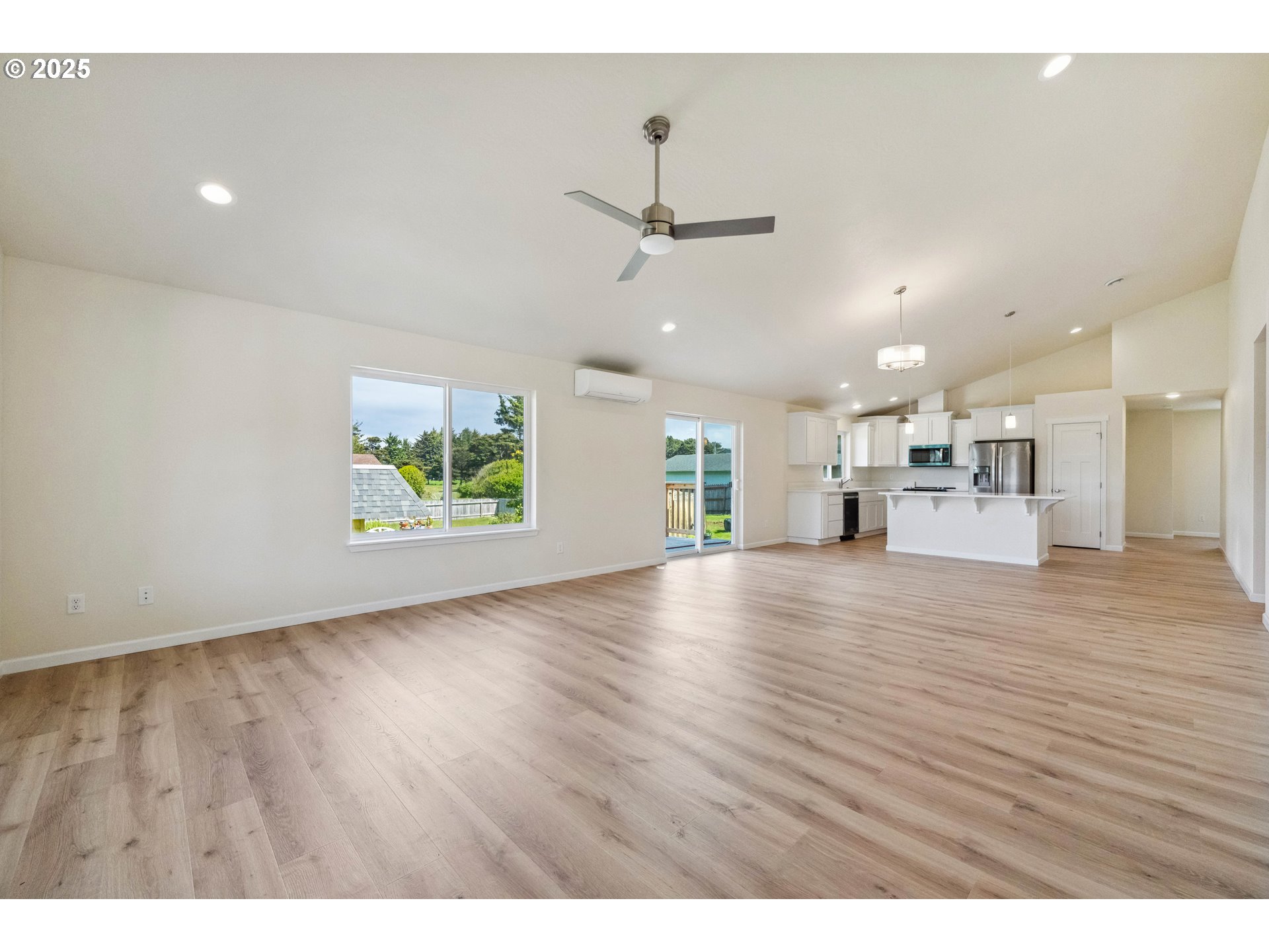 655 11th Street Southwest Bandon, OR 97411 - Photo 24 of 32