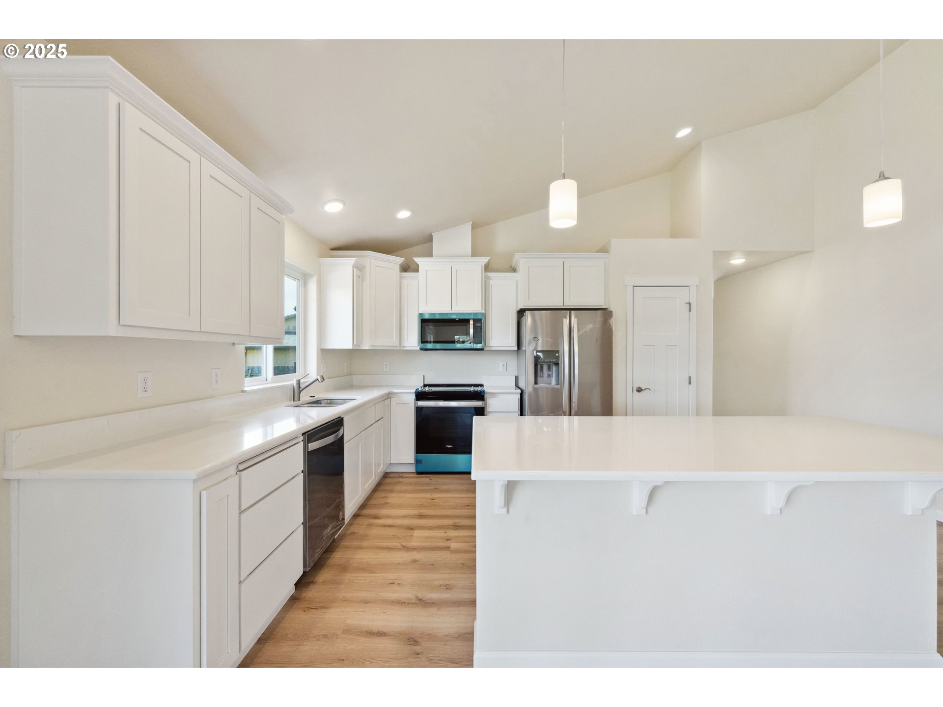 655 11th Street Southwest Bandon, OR 97411 - Photo 27 of 32