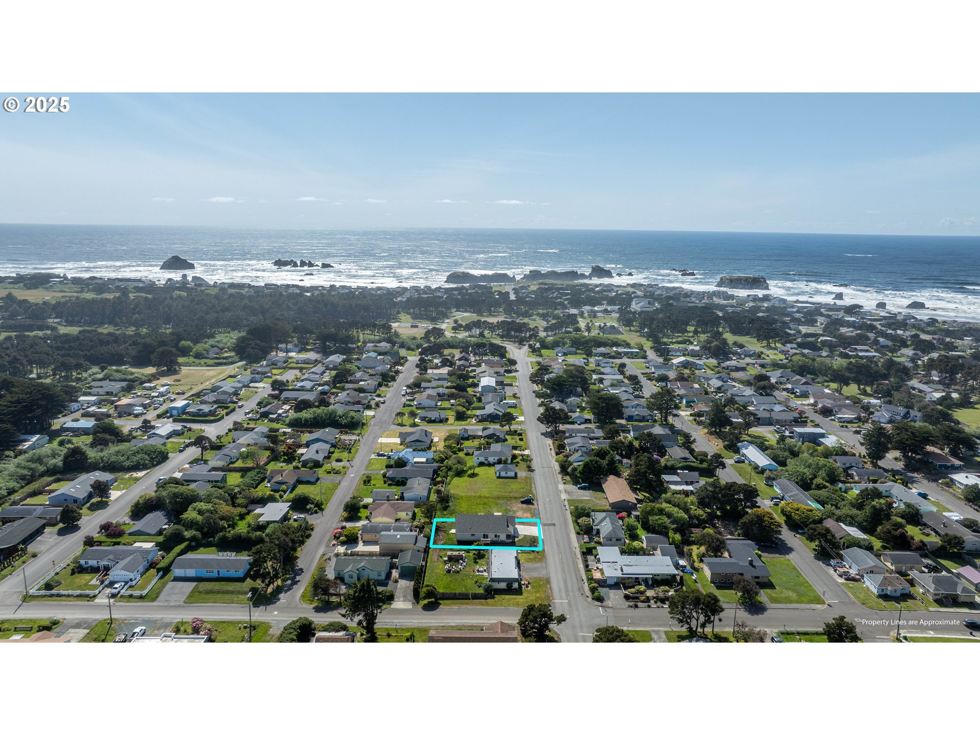 655 11th Street Southwest Bandon, OR 97411 - Photo 5 of 32