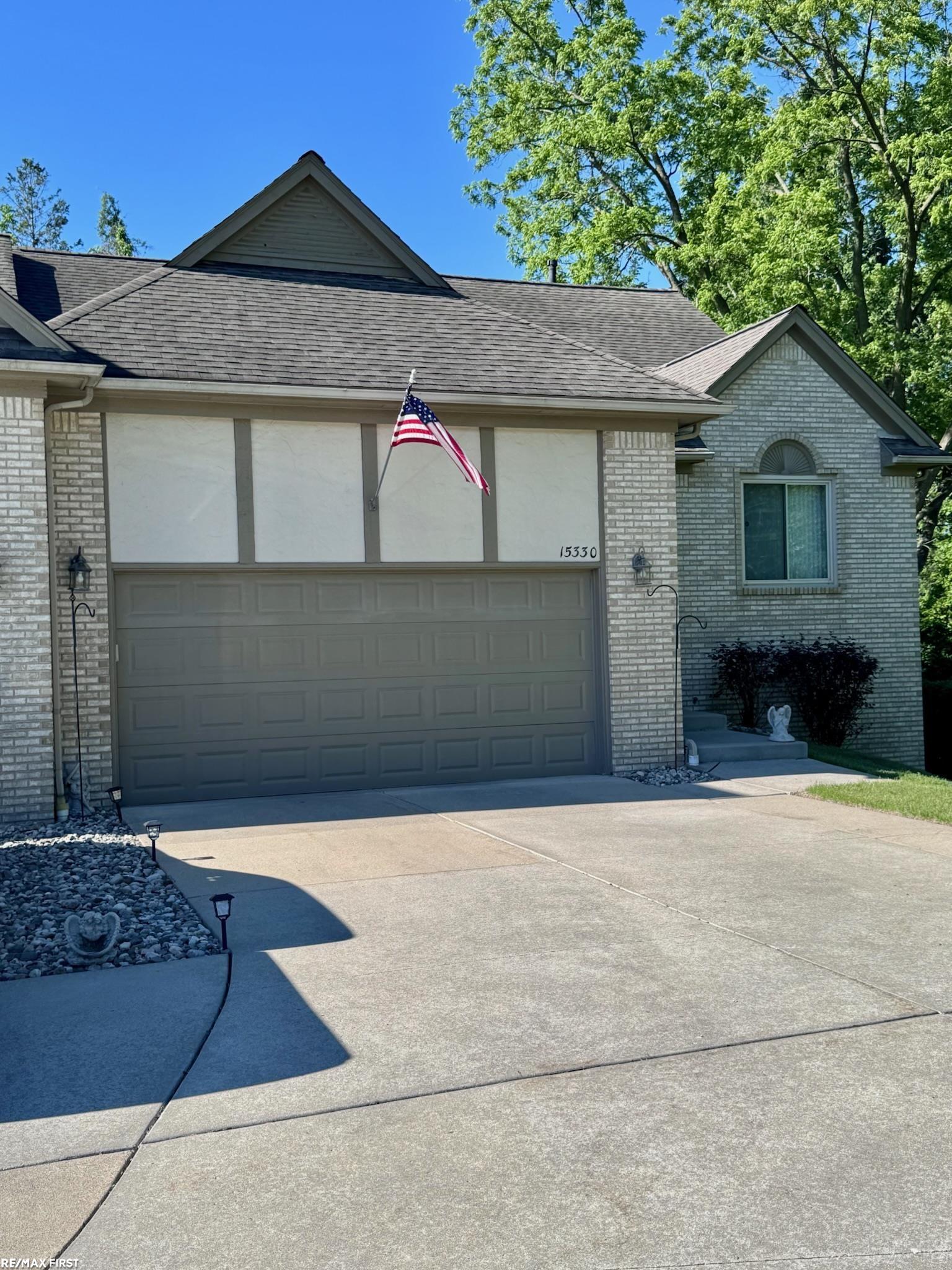 15330 Pebble Pointe Court Clinton Township, MI 48038 - Photo 26 of 33 50212419-7028D96A-1DB4-45E9-9D1D-DBB09A045298.JPG