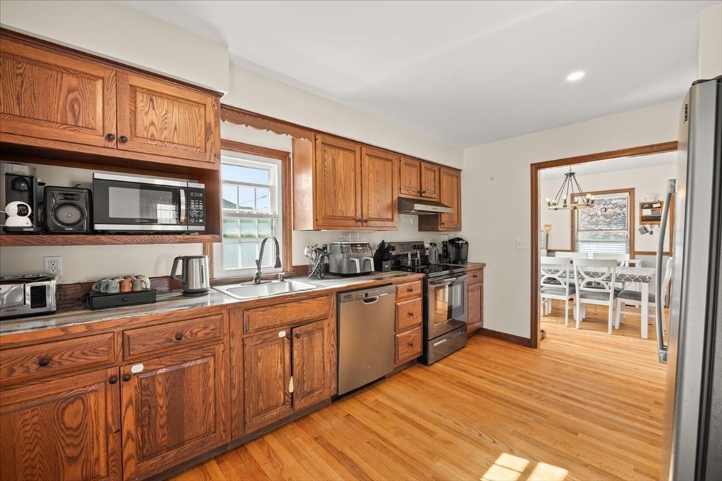 43 Tucker Street Fall River, MA 02724 - Photo 3 of 21