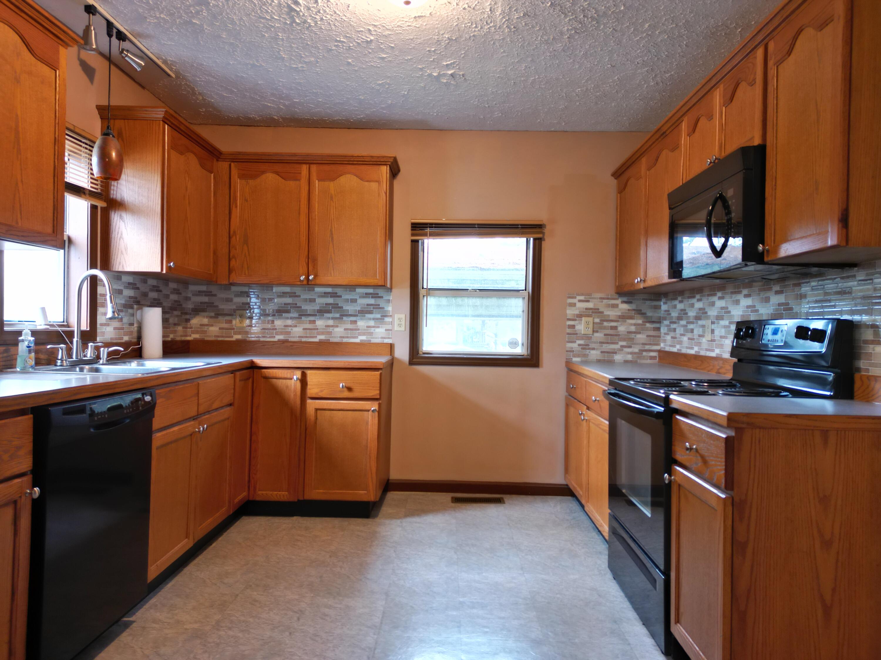 1694 Antioch Church Road Burnside, KY 42519 - Photo 13 of 21 Kitchen/Dining Room