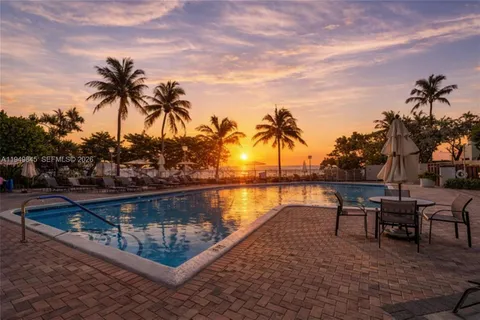 $650,000 | 1901 North Ocean Boulevard, Unit THB, Fort Lauderdale, FL 33305