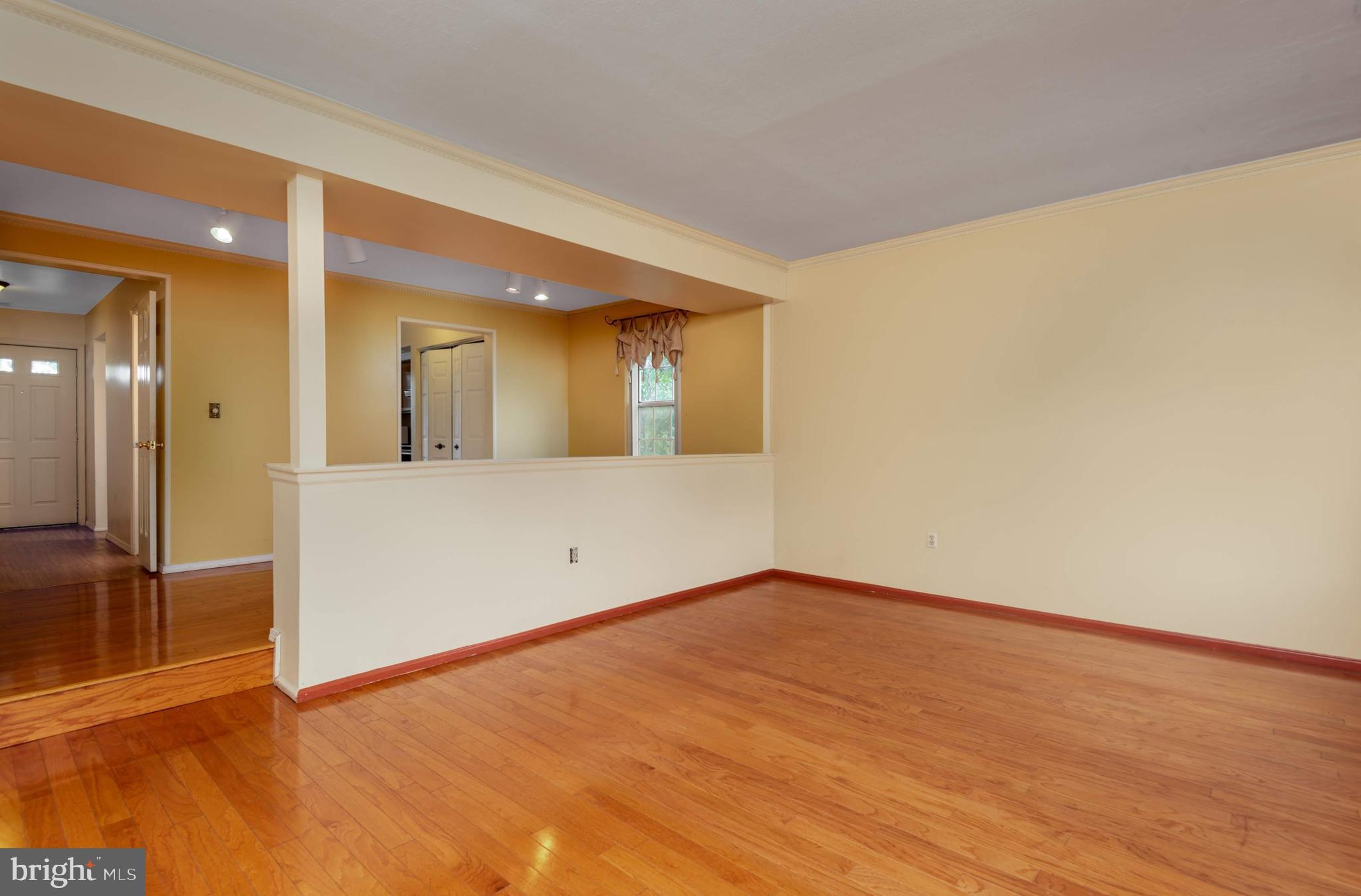 1126 Pond Road Harrisburg, PA 17111 - Photo 5 of 25 Open Plan Dining Room...